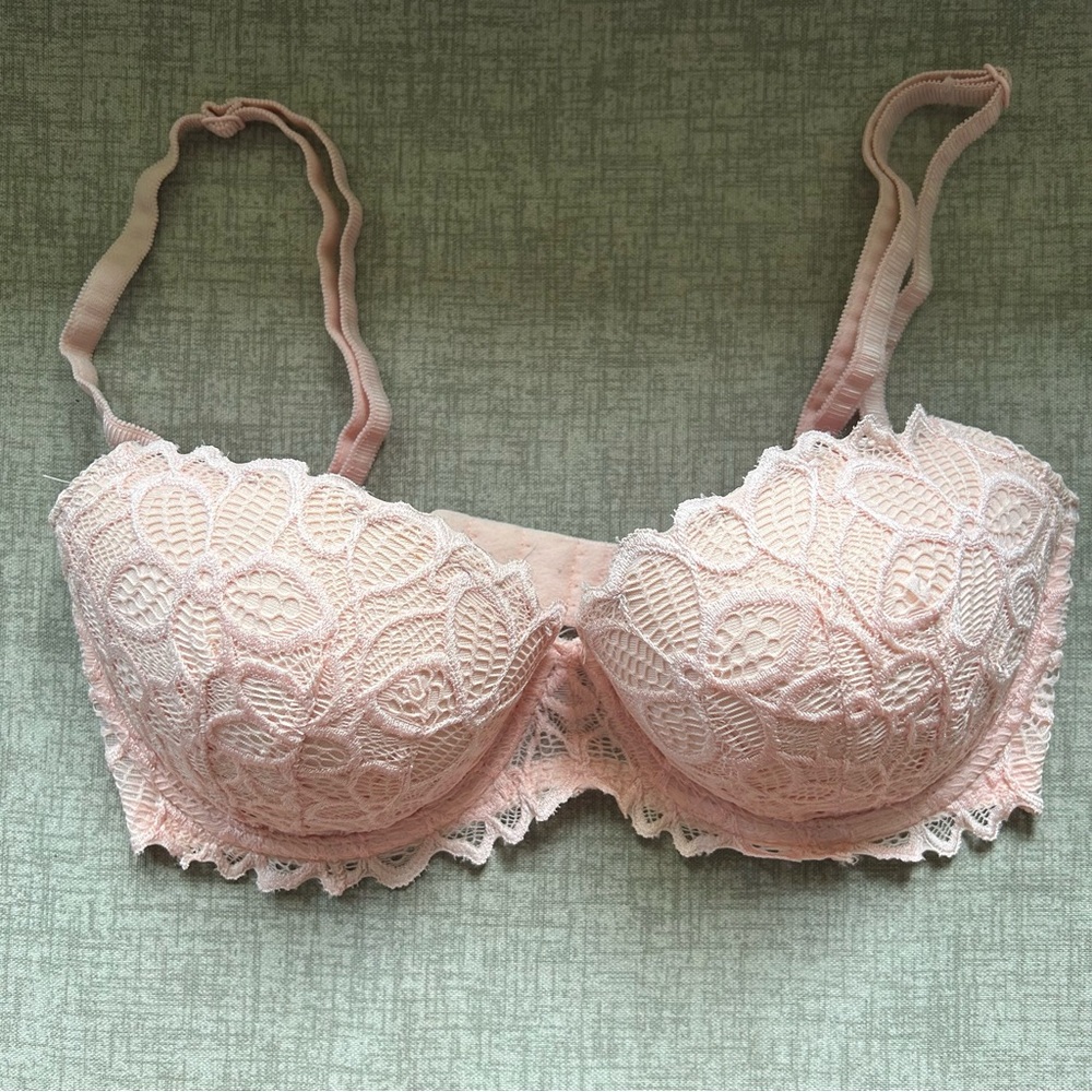PINK Victoria's Secret Bra Date Push Up Floral Lace Padded Rendezvous 32D